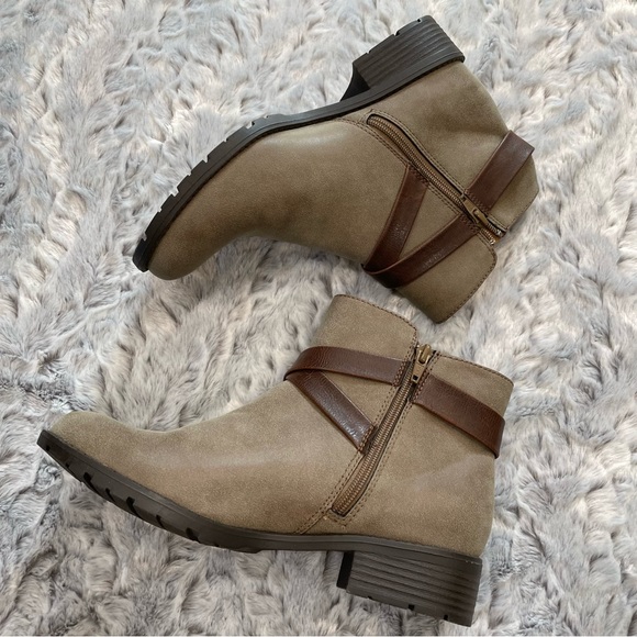 I Heart Comfort Ankle booties - Picture 4 of 13